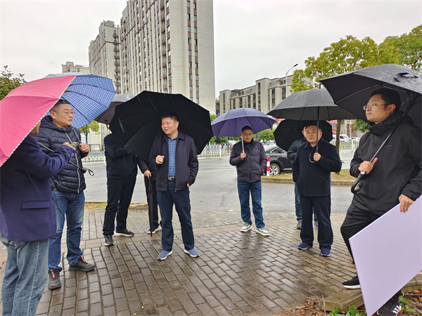 12月11日，洪董陪同詹凱縣長(zhǎng)一行調(diào)研張家山安置區(qū)地塊.jpg